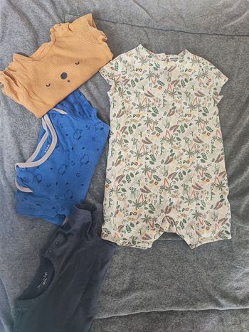 Combinaison tape à l'oeil taille 23 mois