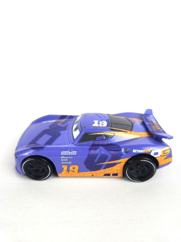 Voiture Figurine Danny Swervez Disney Pixar Cars - photo numéro 4