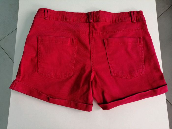 Short en jean rouge - photo numéro 2