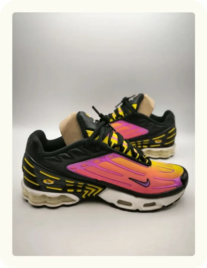 Baskets Nike air max plus TN3 Hyper violet Taille 37.5 - photo numéro 2