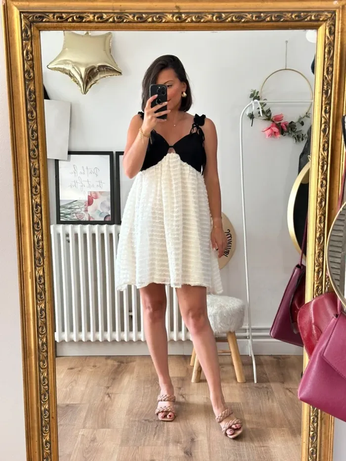 Robe noire et blanc cassé taille 38 - photo numéro 3