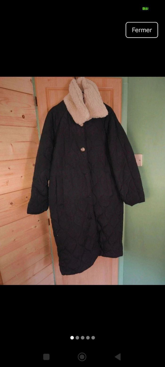 Magnifique manteau 'euve avec étiquette doudoune moumoute