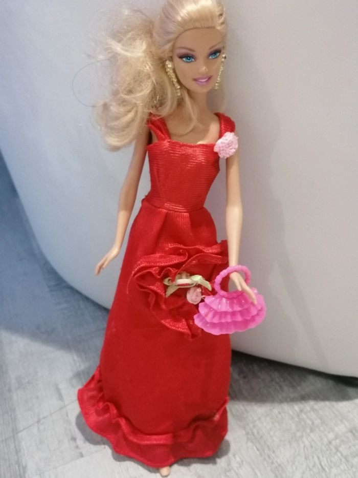 Barbie glamour chic 👧🏻 - photo numéro 4