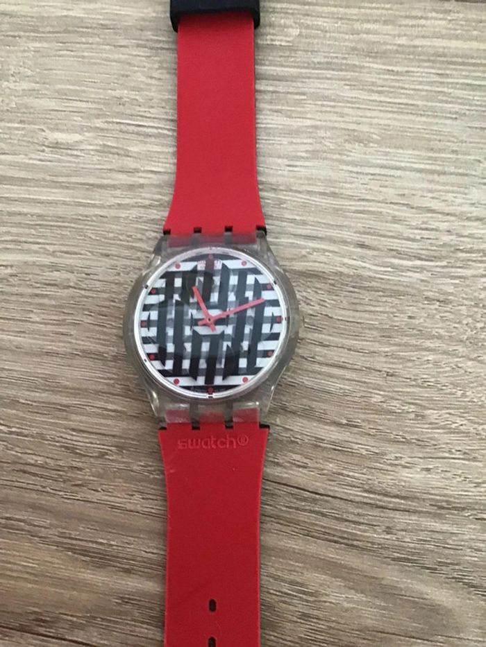 Montre Swatch très originale en état de marche - photo numéro 3