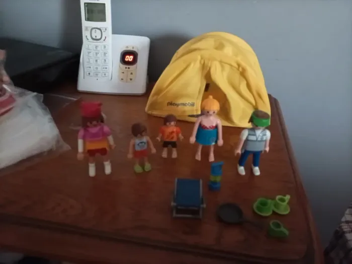 Lot 5 playmobil avec tente camping - photo numéro 2