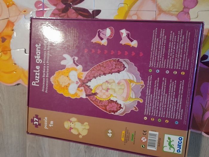 Puzzle princesse djeco de grande taille avec 3 variantes pour la main - photo numéro 2