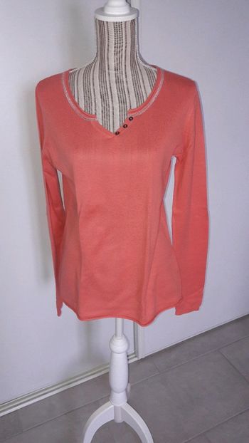 Pull Kiabi corail  et argenté 42 tres bon état