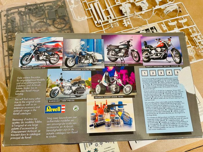 Maquette Revell - moto Kawasaki 1000 police - photo numéro 2