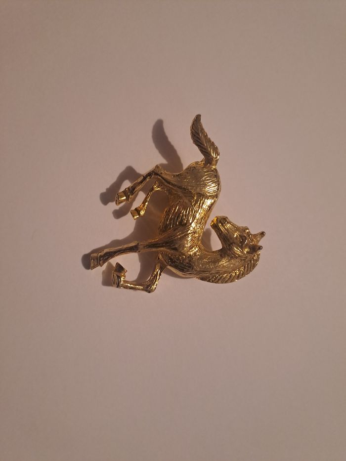 Broche cheval doré - photo numéro 2