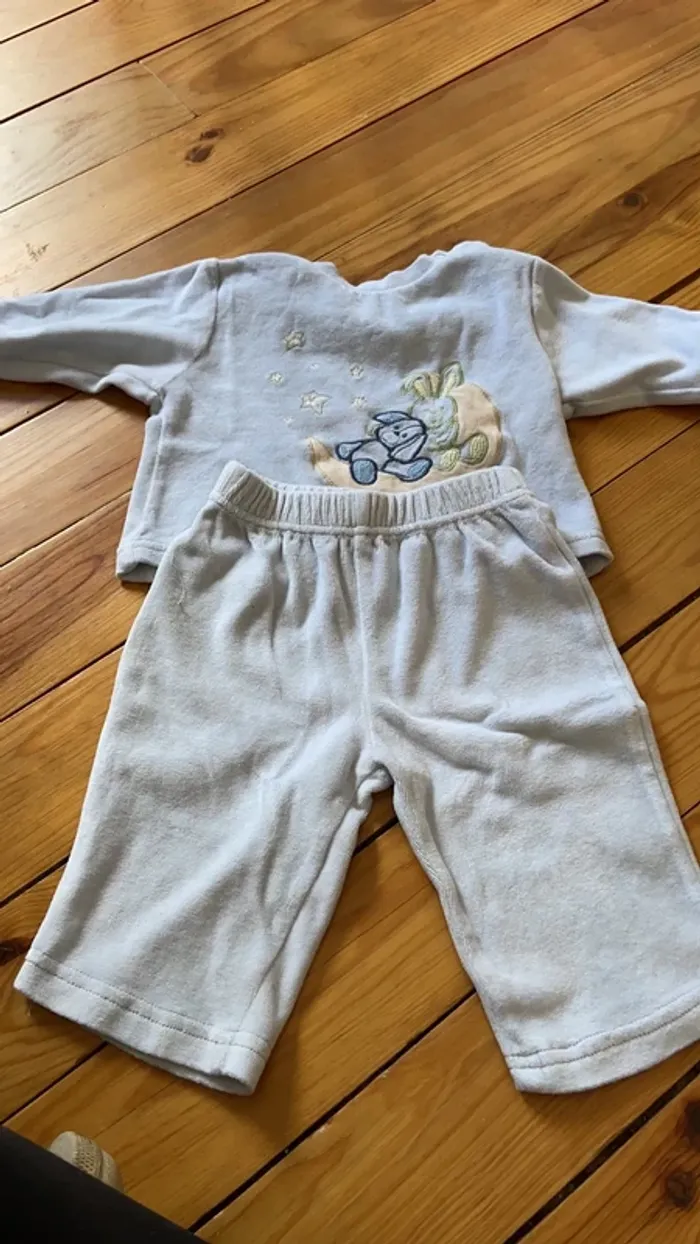 Lot 2 pyjamas 6 mois - photo numéro 2