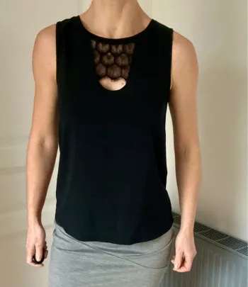 Magnifique petit haut en dentelle – Naf Naf, Taille 36 (S)