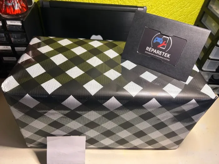 Pack Noël 🎁 Switch Lite (open-box) + Mario & Lapins Crétins NEUF + microSD 64 Go + Housse - photo numéro 8