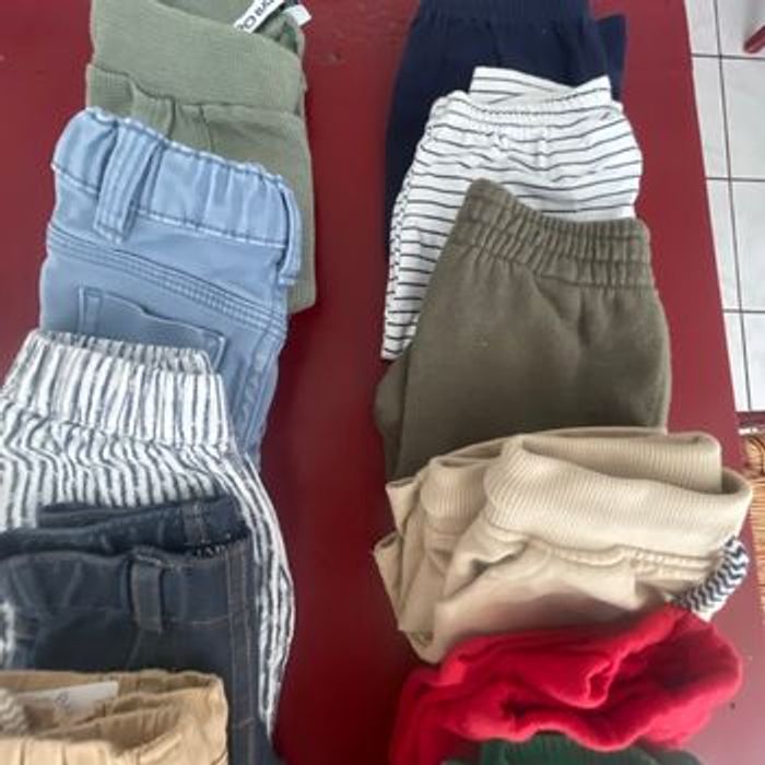 Lot de 7 pantalons et 6 shorts 3 mois - photo numéro 3