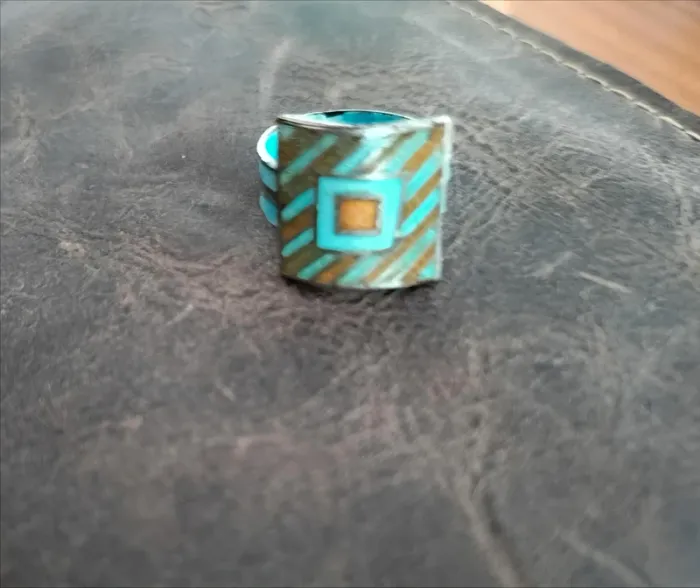bague artisanale, graphique