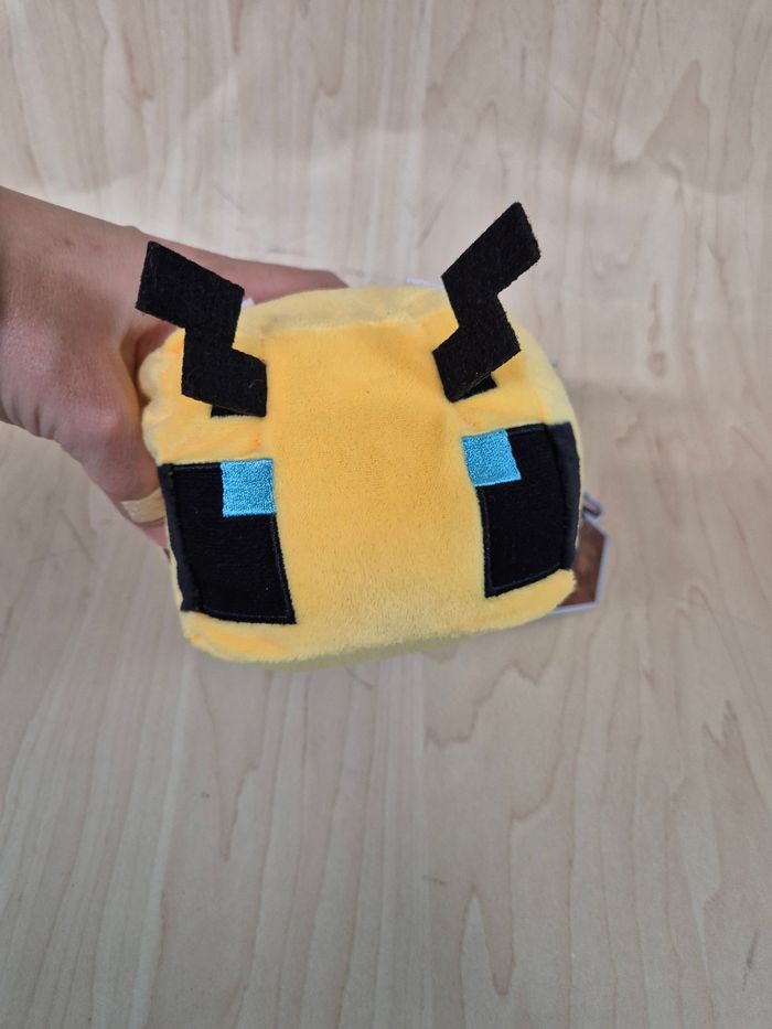 Petite peluche abeille Minecraft - photo numéro 2