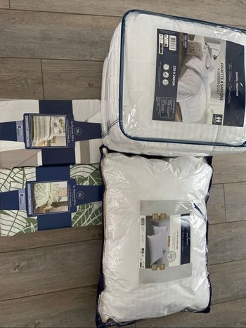 Ensemble literie Daniel hechter (1 couette chaude 220/240.2 oreillers 50/80 et 2 parures 2020/240 100% coton) neuf