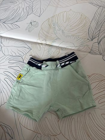 Short dirkje 12 mois 80cm