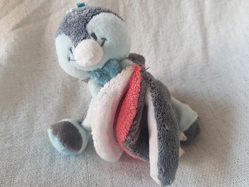 Peluche noukie's Pingouin  d'eveil