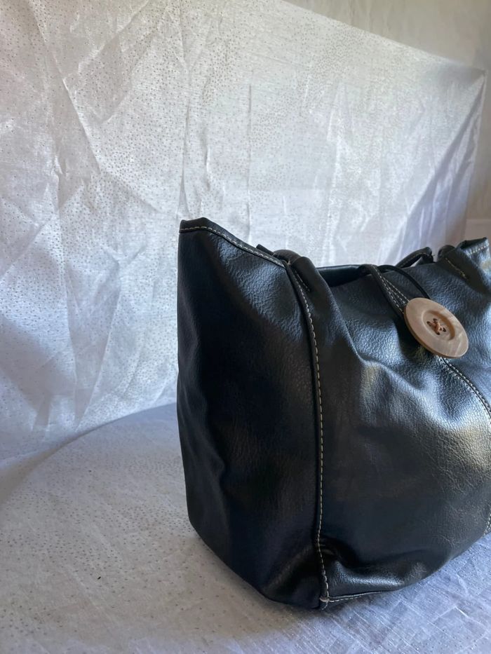 Sac noir bouton - Bon état - photo numéro 2