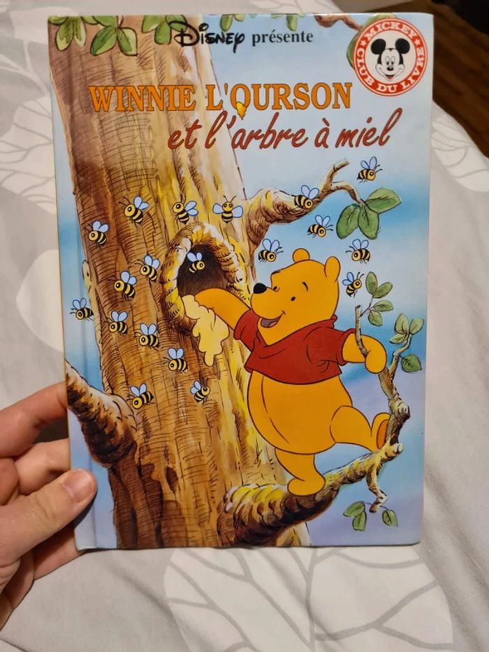 Winnie L'ourson et l'arbre à miel, Mickey, club du livre