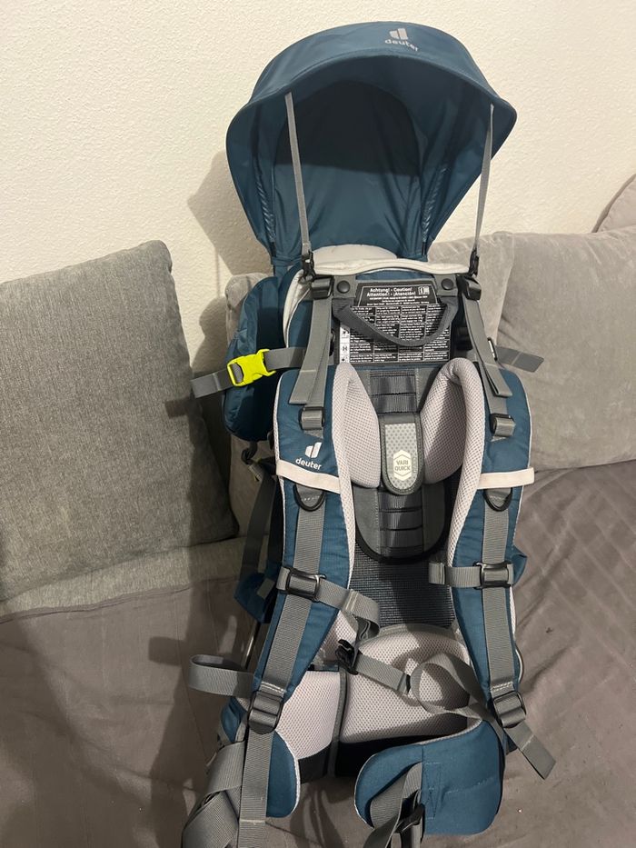 Porte bébé randonnée deuter avec repose pieds - photo numéro 5
