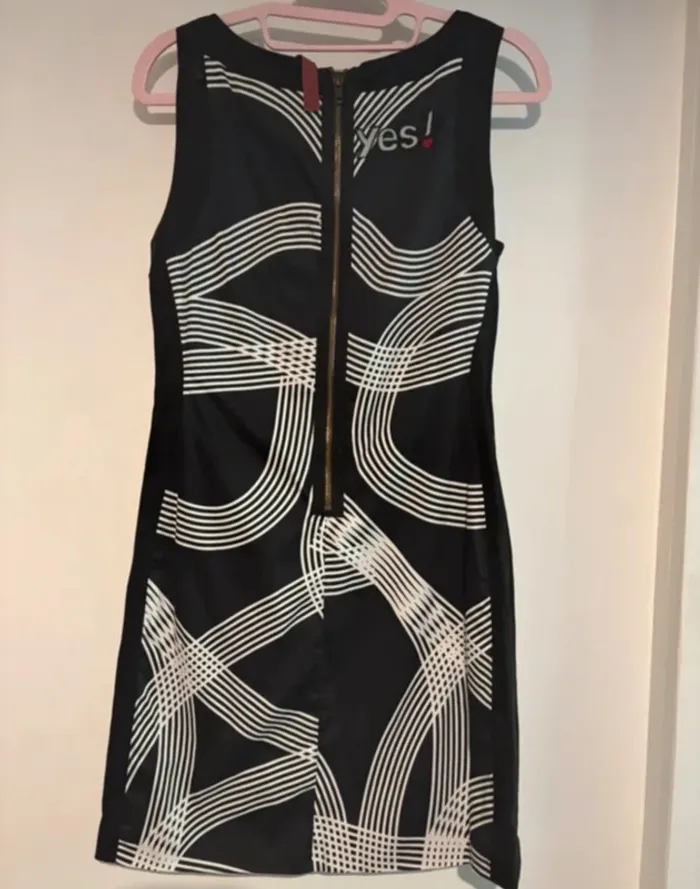 Robe noire à motifs blancs Desigual taille 38 - photo numéro 5