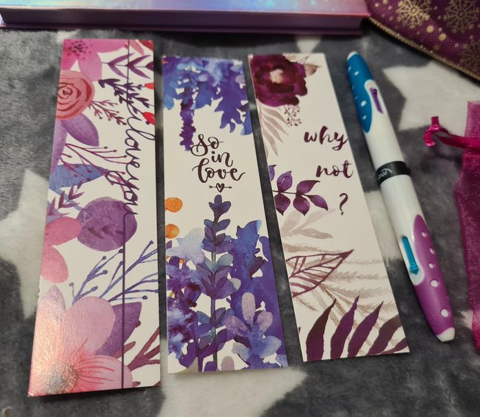 Joli Lot à fleurs aux tons mauves - photo numéro 4