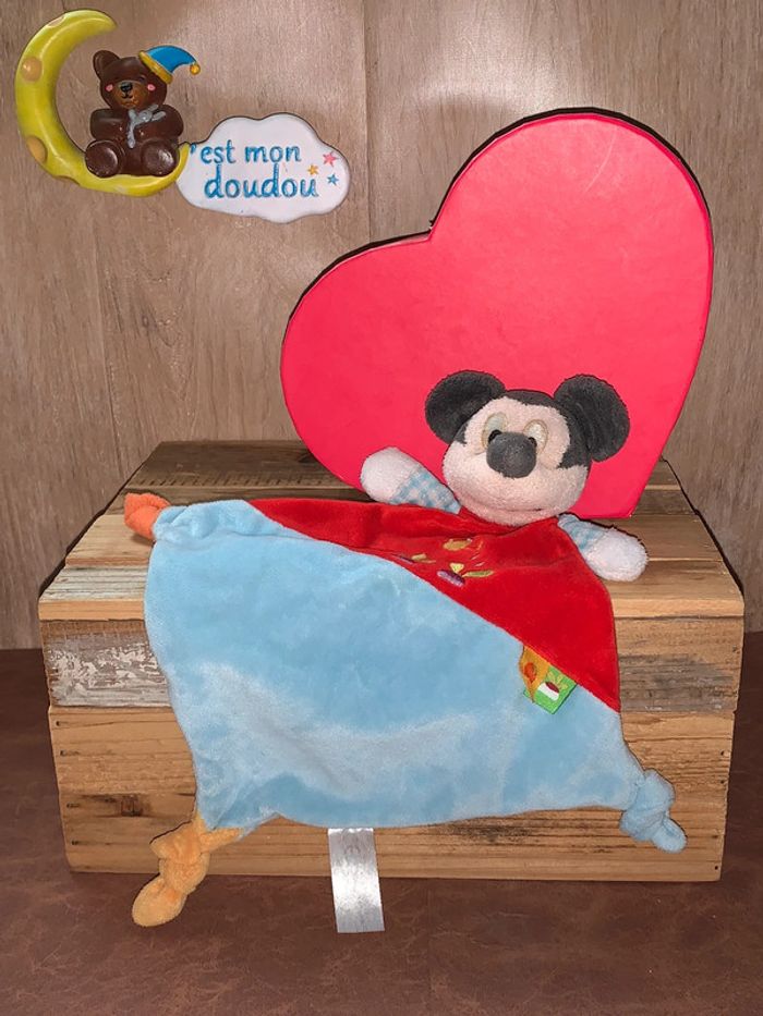 DY344 doudou Mickey disney