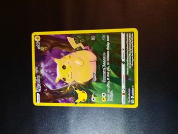 Carte Pokemon - Pikachu 005/025 Holo Célébrations 25ans, épée et bouclier fr