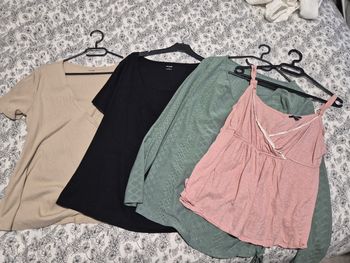 Lot vêtements allaitement 