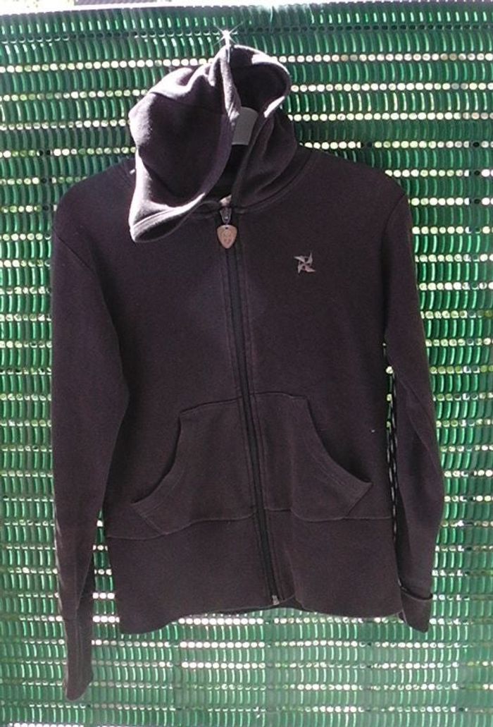 Veste noire à capuche