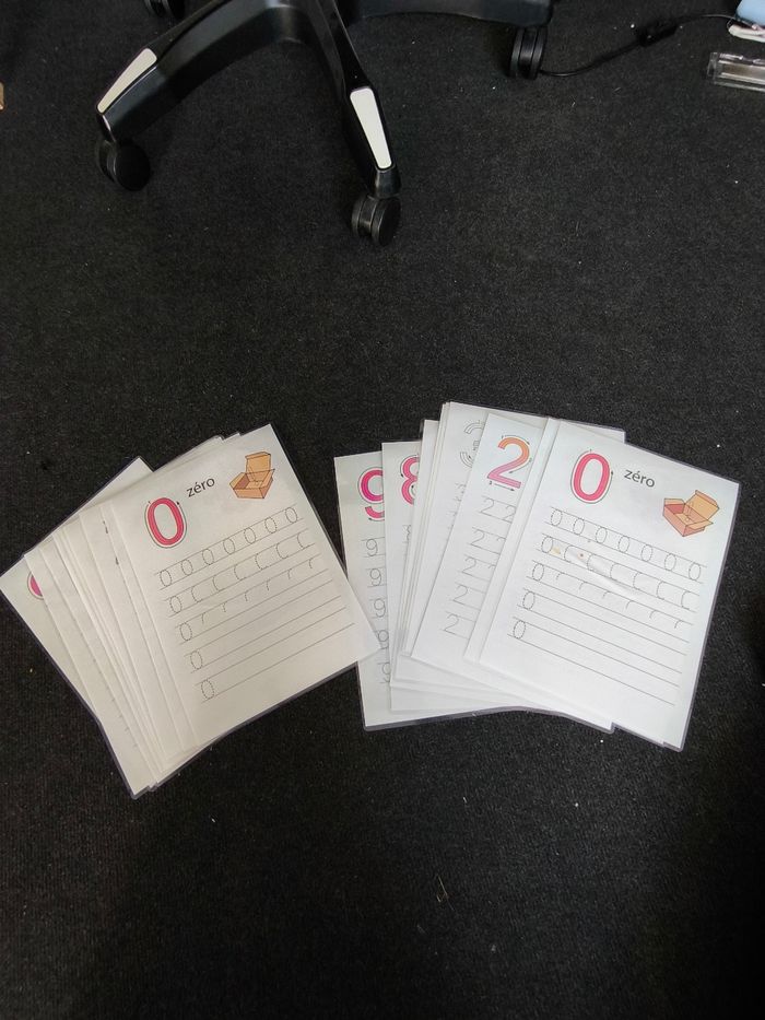 Lot de fiche d'exercices plastifier - photo numéro 3