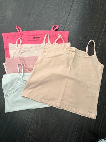 Lot débardeur, taille 6 ans.