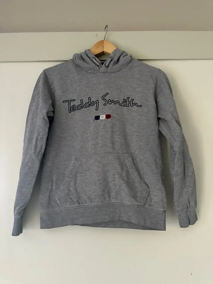 Pull capuche