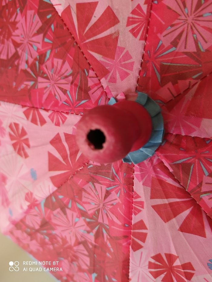 Parapluie filles bon état - photo numéro 2