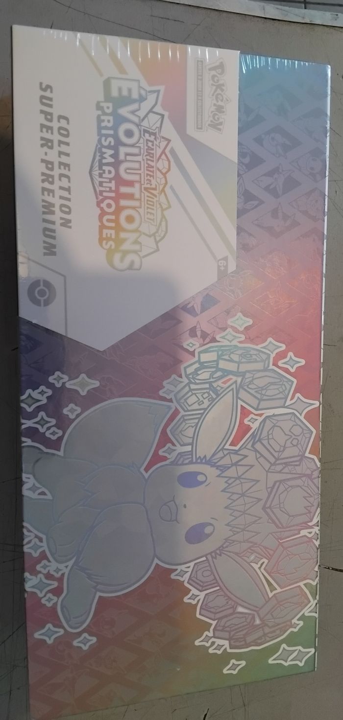 Coffret pokemon évolutions prismatique super premium