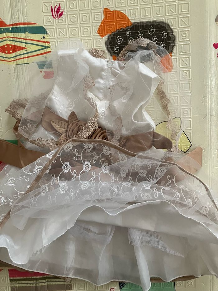 Vend robe taille 20 - photo numéro 4