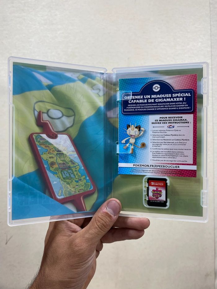 🎮 Jeu Nintendo Switch - Pokémon Bouclier 🇫🇷 - photo numéro 3