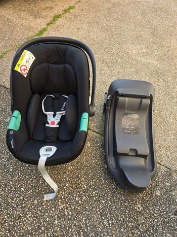Coque ATON B2 I-SIZE avec Base One Black de cybex