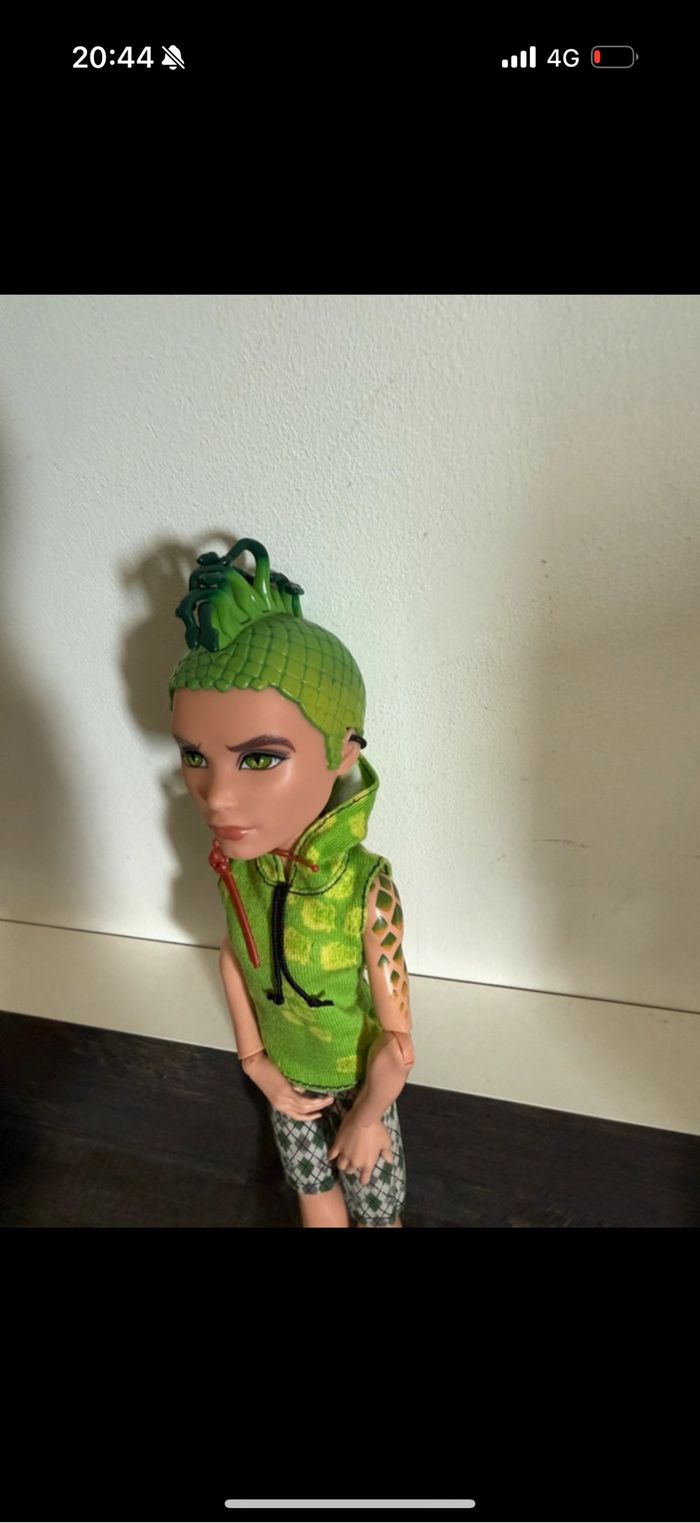 Monster high deuce gorgon scaris - photo numéro 2