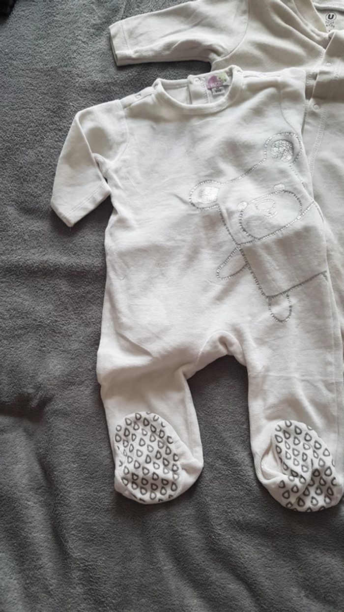Lot 2 pyjamas 6 mois - photo numéro 5