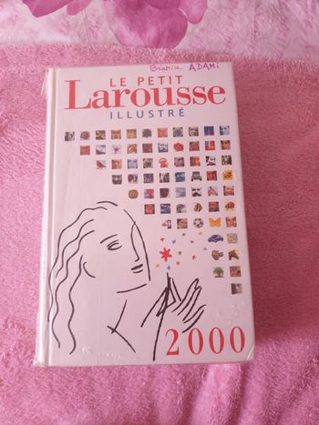 Petit larousse 2000 illustré