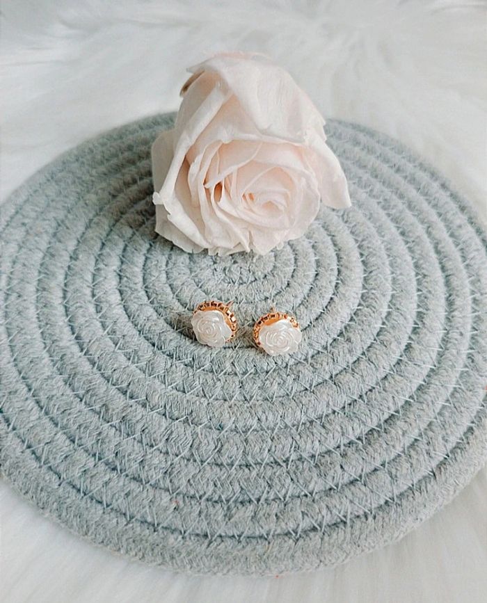 💐 Très jolie paire de boucles d'oreilles neuves 💐