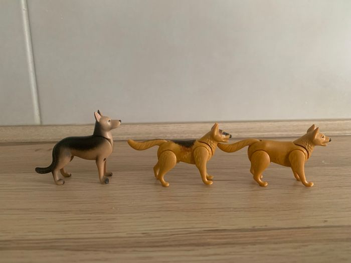 3 chiens policiers Playmobil - photo numéro 2