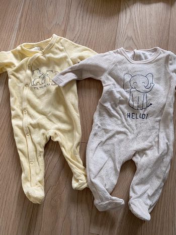 Lot de 2 pyjamas neufs 3 mois in extenso