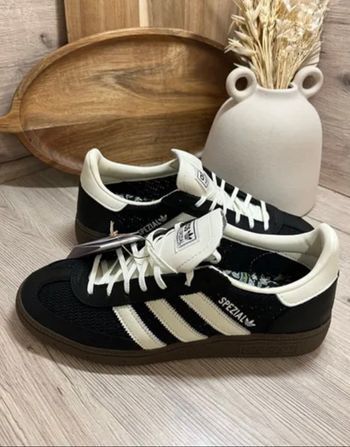 Adidas Spezial noires & blanches - Taille 40