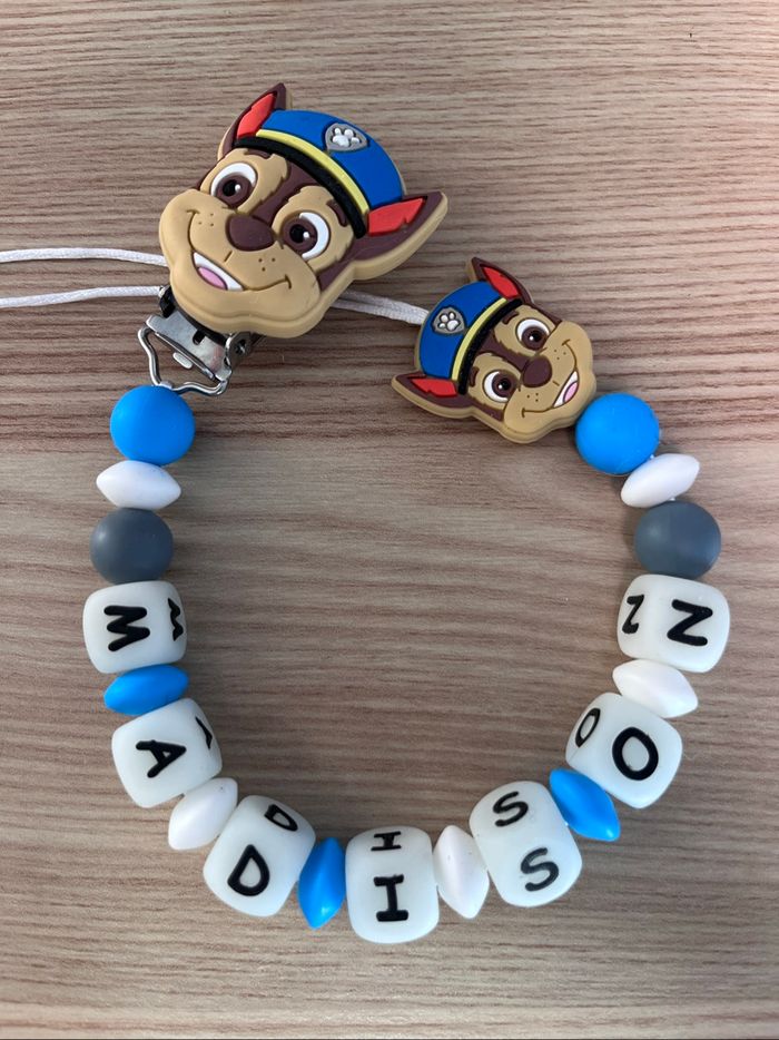 Attache tétine