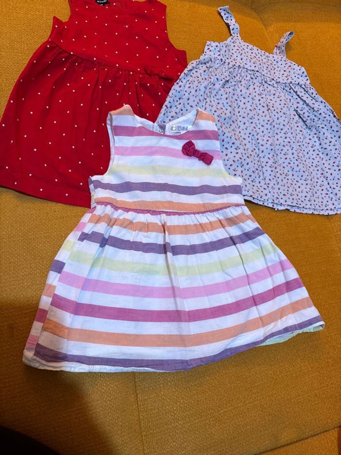 3 robes 6 mois - photo numéro 2