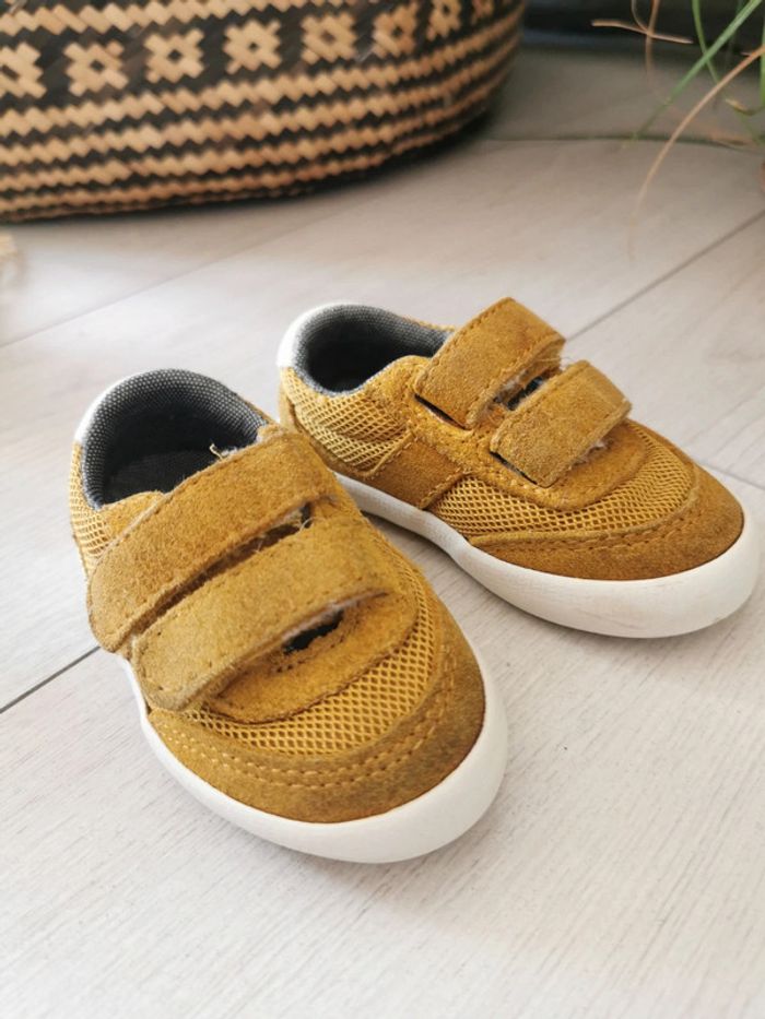 🌺Très jolies Basket basses chaussures moutarde Zara taille 19 moutarde suédine - photo numéro 6