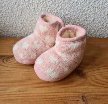 chausson rose avec cœur